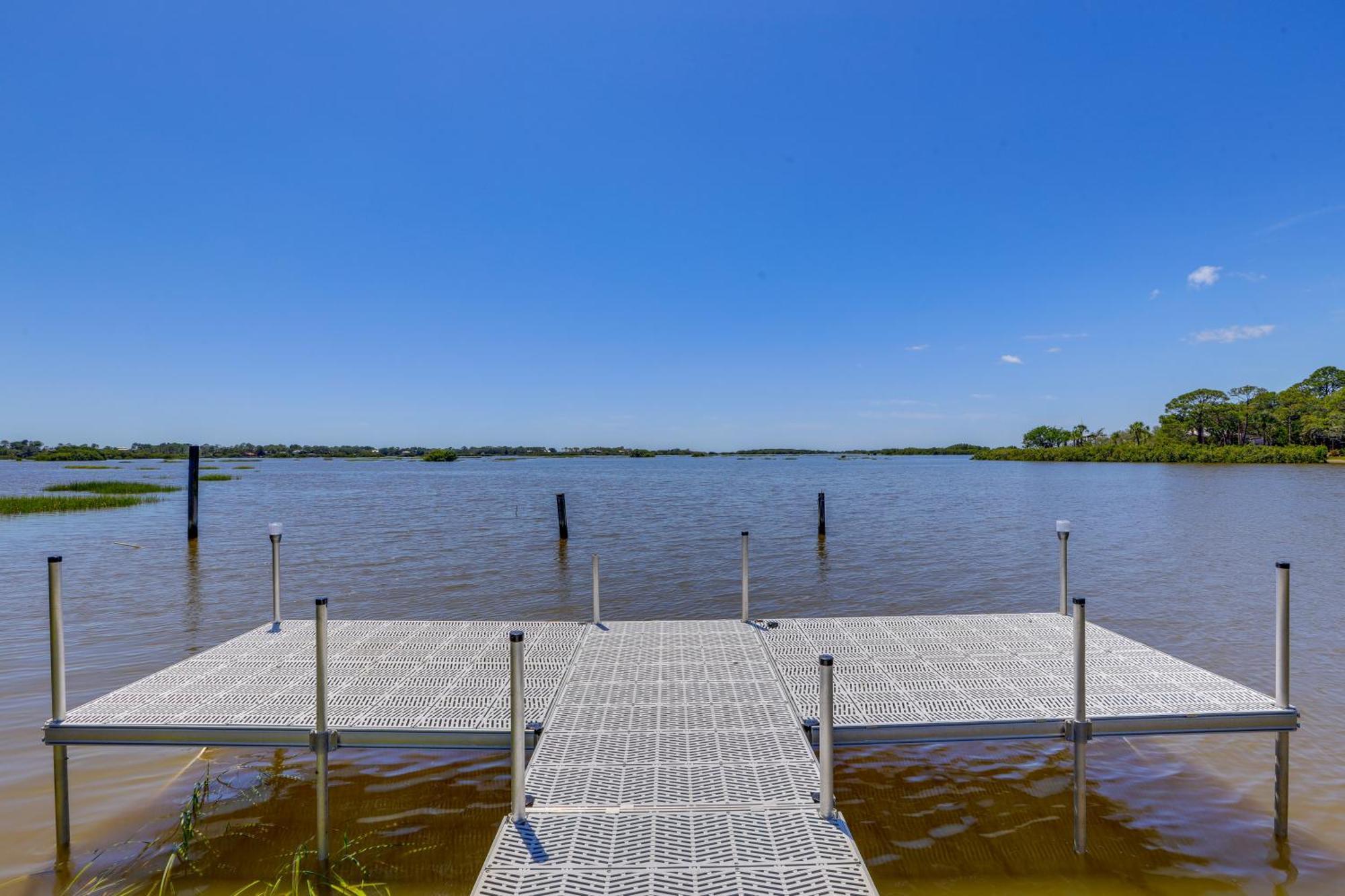 Waterfront Cedar Key Duplex Home Grill And Dock! Exterior photo