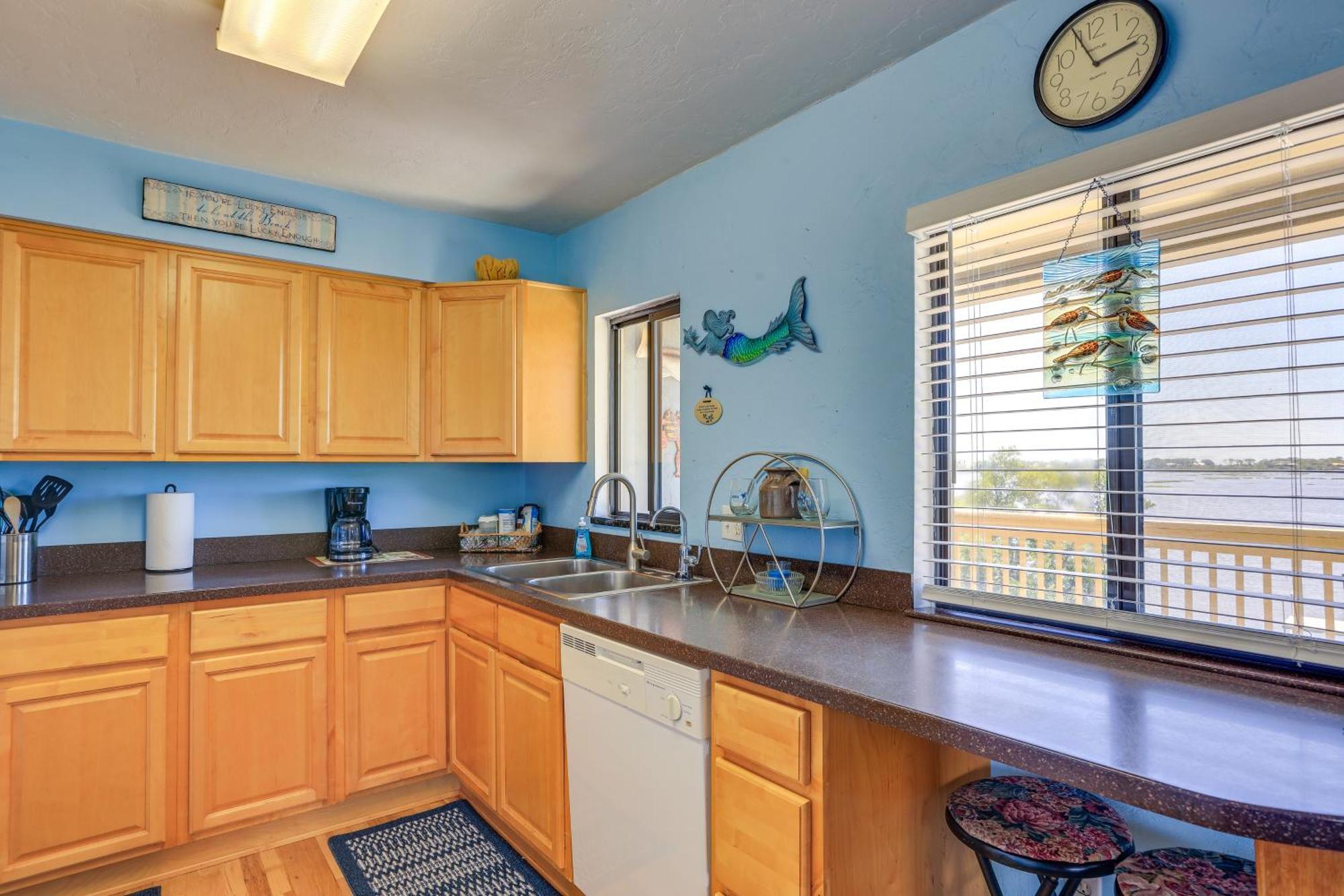 Waterfront Cedar Key Duplex Home Grill And Dock! Exterior photo