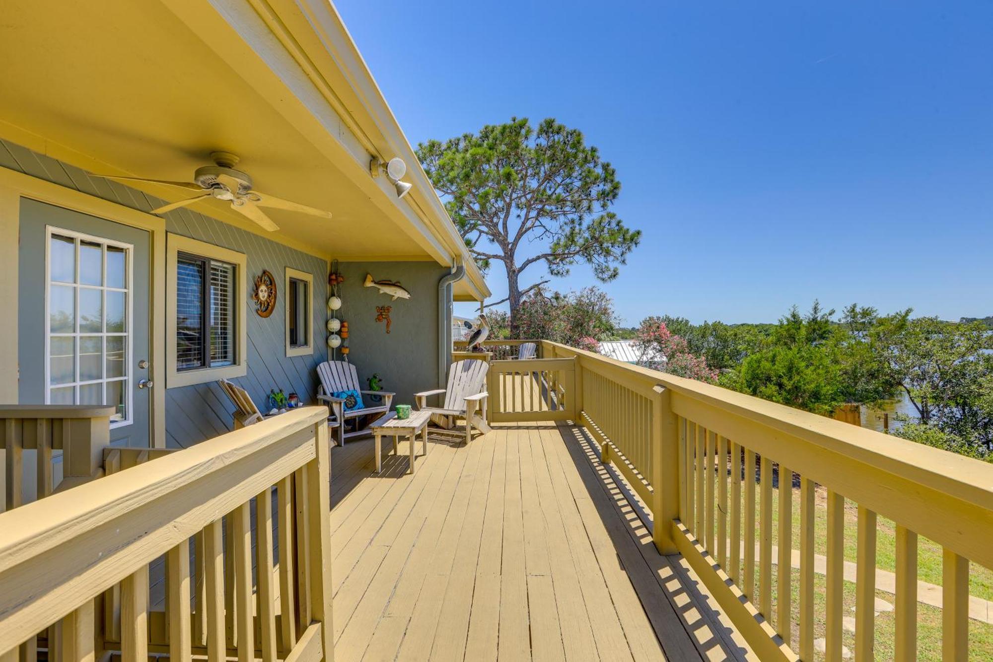Waterfront Cedar Key Duplex Home Grill And Dock! Exterior photo